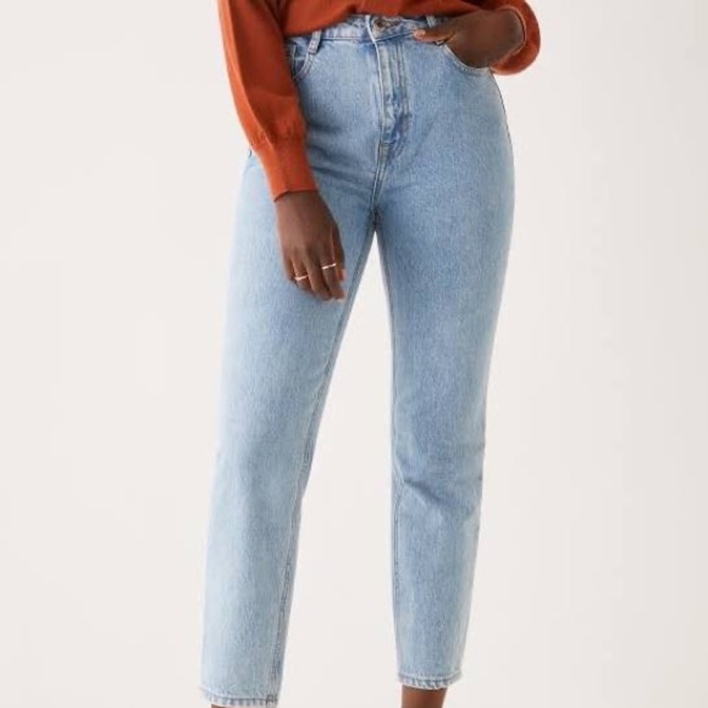 Oak and Fort Light Wash Mom Jeans